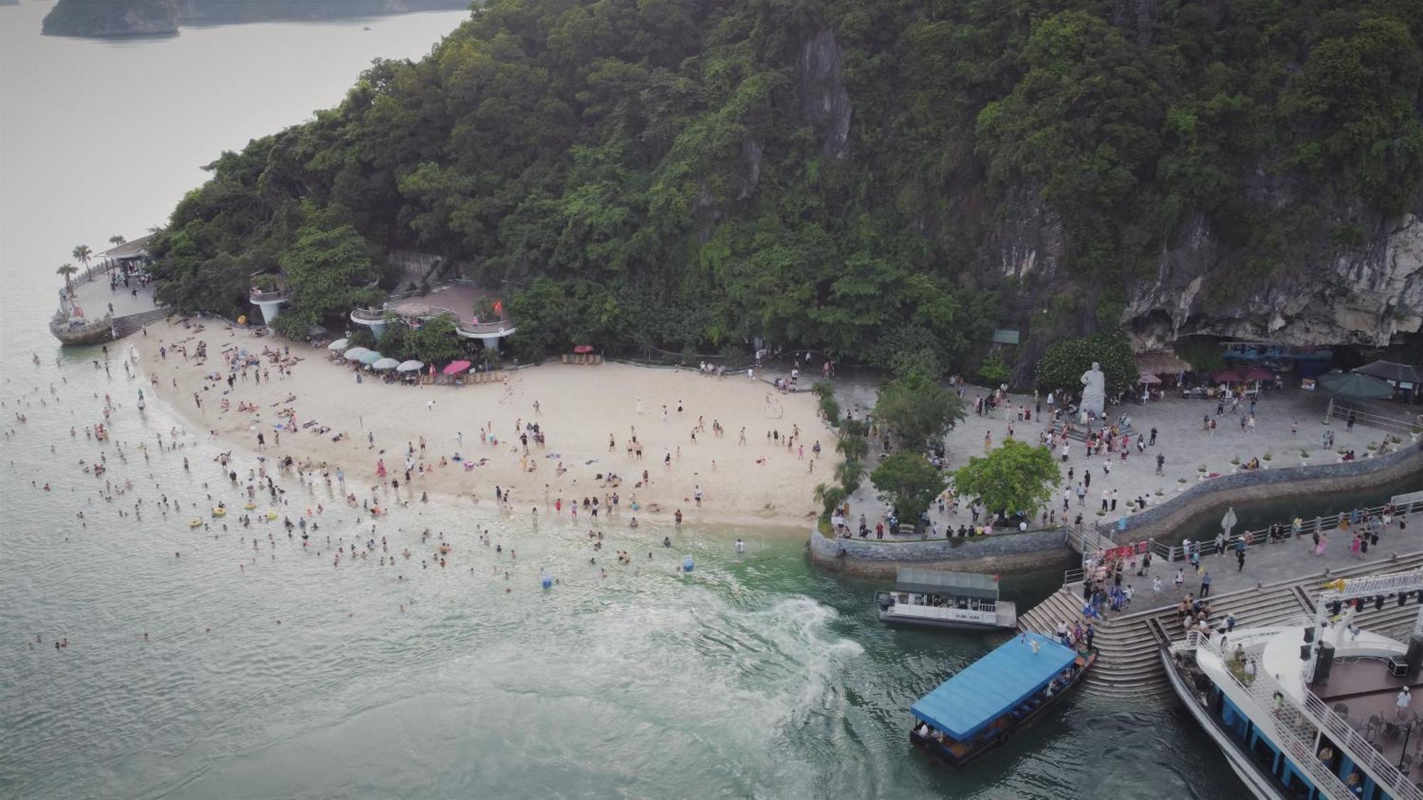 Catherine Cruises Ha Long Bay Exterior photo